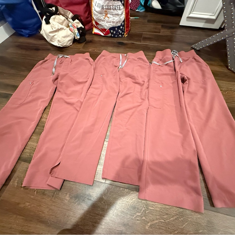 Figs Women's Mauve Pink Scrub Sets - Multiple Pieces - Picture 4 of 5
